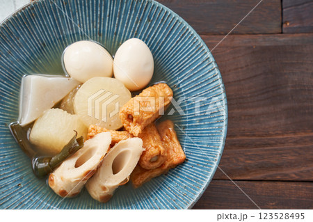おでん - 和の食卓を彩る冬の定番料理 123528495