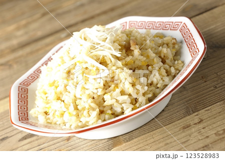 炒飯を単品撮影 123528983