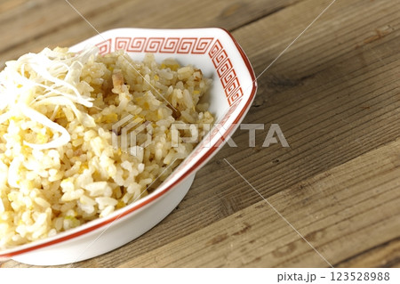 炒飯を単品撮影 炒飯を単品撮影 123528988