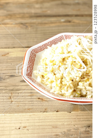 炒飯を単品撮影 炒飯を単品撮影 123528998