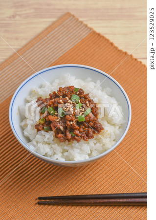 肉味噌ごはん 肉味噌ごはん 123529025