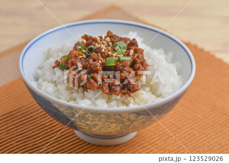 肉味噌ごはん 肉味噌ごはん 123529026
