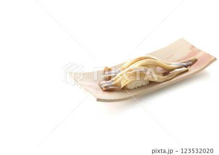 穴子の一本握りを白背景で撮影 穴子の一本握りを白背景で撮影 123532020