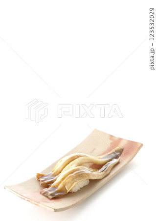 穴子の一本握りを白背景で撮影 穴子の一本握りを白背景で撮影 123532029