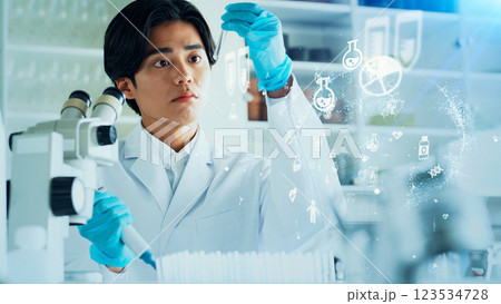 実験する研究者と科学技術イメージ 実験する研究者と科学技術イメージ 123534728