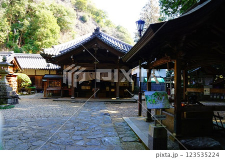生駒　宝山寺　奥ノ院本堂 123535224