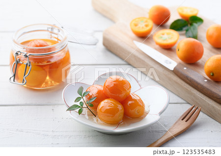 宮崎県産 きんかんの甘露煮 （ 白背景 ） 123535483