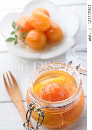 宮崎県産 きんかんの甘露煮 ( 白背景 ) 宮崎県産 きんかんの甘露煮 ( 白背景 ) 123535501