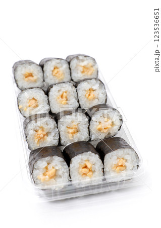 なっとう巻き、巻きずし、寿司、巻物、納豆、納豆巻、和食、和、日本、ご飯、お寿司、海苔、ジャパニーズ なっとう巻き、巻きずし、寿司、巻物、納豆、納豆巻、和食、和、日本、ご飯、お寿司、海苔、ジャパニーズ 123536651
