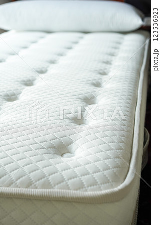 適度な硬さのある洗練されたデザインのマットレス 適度な硬さのある洗練されたデザインのマットレス 123536923