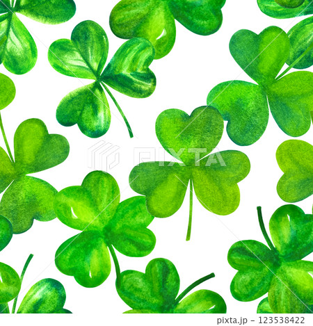 Seamless watercolor pattern for St Patrick's day, green Irish shamrocks 123538422