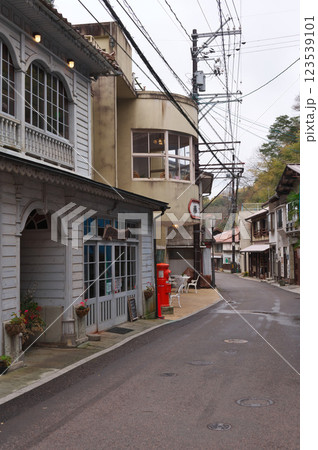 薬師湯付近の町並み(温泉津温泉:大田市) 薬師湯付近の町並み(温泉津温泉:大田市) 123539101