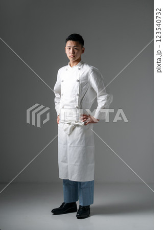 男子 10代 コックコート 全身 男子 10代 コックコート 全身 123540732