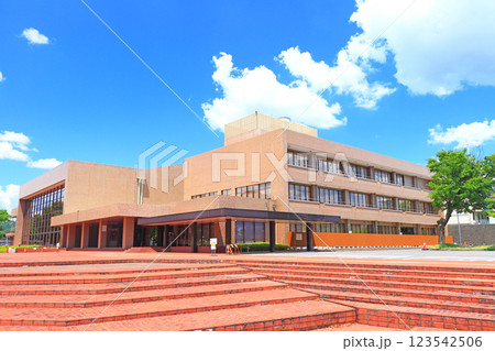 岐阜県各務原市、各務原市民会館の風景 123542506