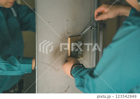 電気工事士 123542849