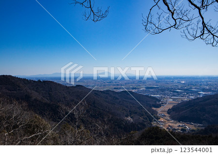 晃石山　山頂付近から望む筑波山 123544001