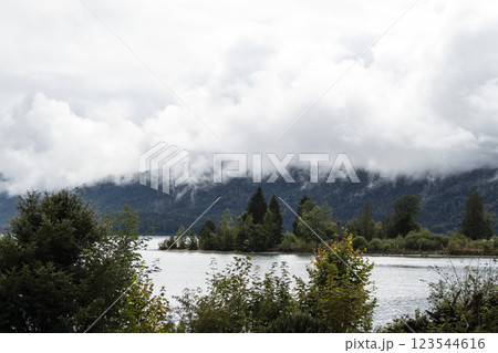 Lake Kochelsee, Kochel am See, Bavaria, Germany 123544616