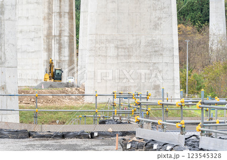橋脚補修工事 橋脚補修工事 123545328