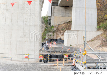 橋脚補修工事 橋脚補修工事 123545340