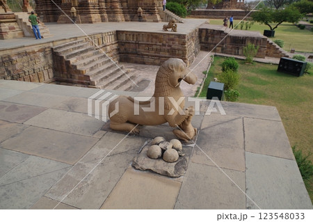 インド 世界遺産カジュラーホーの建造物群 インド 世界遺産カジュラーホーの建造物群 123548033