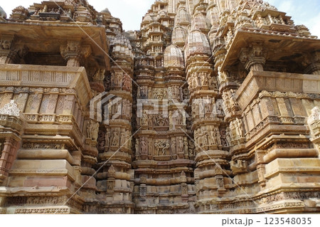インド 世界遺産カジュラーホーの建造物群 インド 世界遺産カジュラーホーの建造物群 123548035