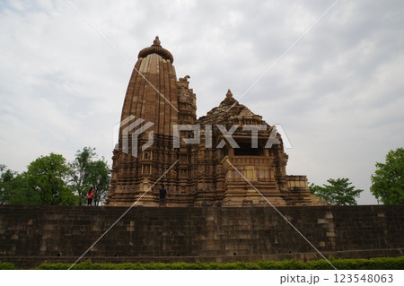 インド 世界遺産カジュラーホーの建造物群 インド 世界遺産カジュラーホーの建造物群 123548063