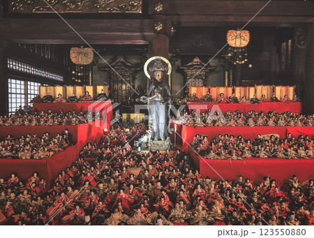 西教寺  人形供養の祈り 123550880