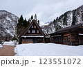 雪の白川郷 123551072