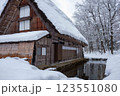 雪の白川郷 123551080