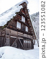 雪の白川郷 123551082