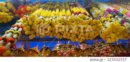 A tourist souvenir shop in Singapore's Chinatown. 123552557