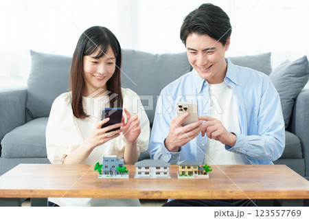 不動産　引っ越し　夫婦 123557769