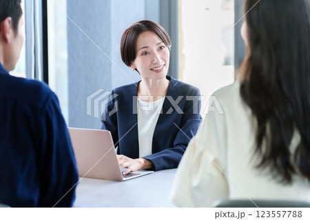 カウンセラー　面談　相談 123557788