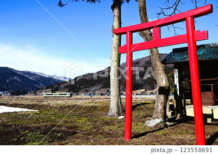 日本の原風景 遠野市 綾織付近の風景 123558691