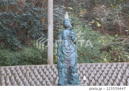 宗像市の鎮国寺のいきいき観音 宗像市の鎮国寺のいきいき観音 123559447