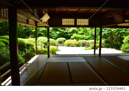 京都市左京区 ひっそりと佇む詩仙堂 123559461