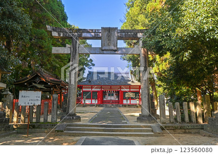 奈良・北葛城郡 久度神社 鳥居・拝殿 123560080