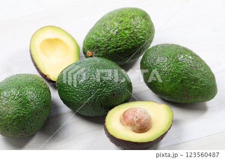 森のバター　アボカド 123560487