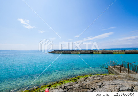 沖縄糸満の美々ビーチ 123560604