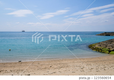 沖縄糸満の美々ビーチ 沖縄糸満の美々ビーチ 123560654