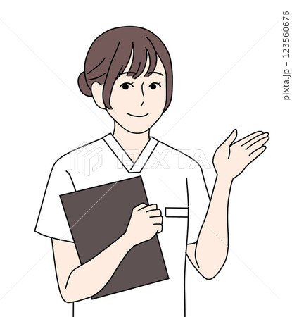白色のスクラブを着て案内をする看護師 白色のスクラブを着て案内をする看護師 123560676