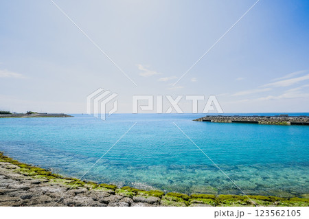 沖縄糸満の美々ビーチ 沖縄糸満の美々ビーチ 123562105