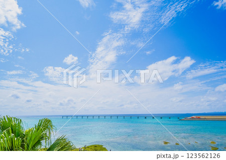 沖縄糸満の美々ビーチ 123562126