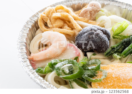 アルミ鍋の冷凍鍋焼きうどん 冷凍うどん アルミ鍋の冷凍鍋焼きうどん 冷凍うどん 123562568