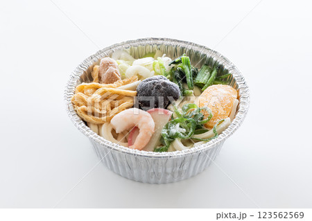 アルミ鍋の冷凍鍋焼きうどん　冷凍うどん 123562569