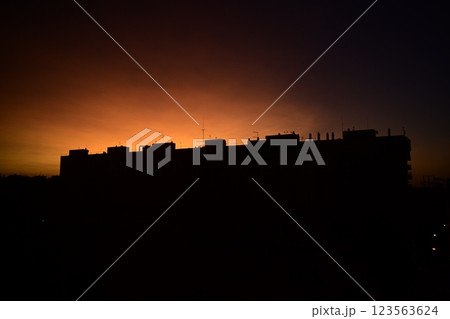 マドリード市街の朝焼け【マドリード/スペイン】 マドリード市街の朝焼け【マドリード/スペイン】 123563624