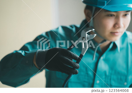 電気工事士 123564008