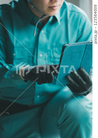 電気工事士 123564009