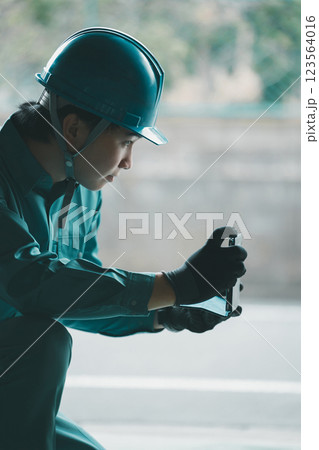 電気工事士 123564016