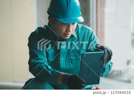 電気工事士 123564018